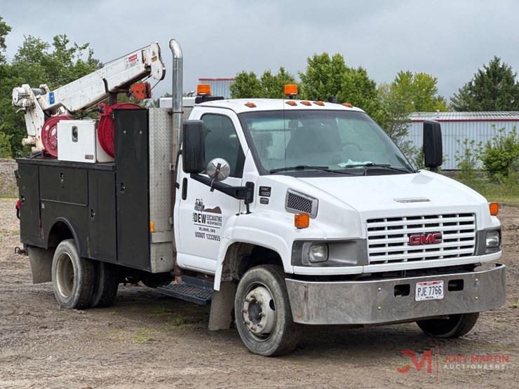 2003-gmc-c5500-service-truck-image-1
