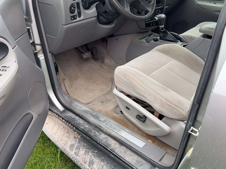 2006-chevrolet-blazer-image-12