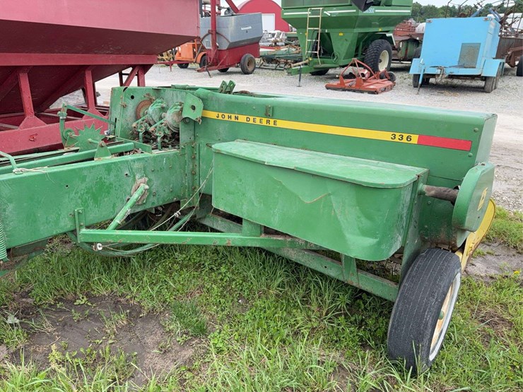 john-deere-336-image-5