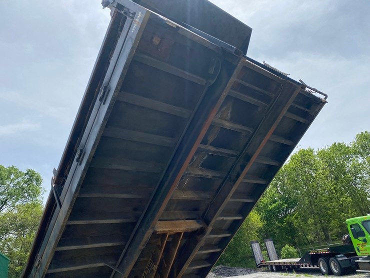 2002-gmc-6500-dump-truck-image-15