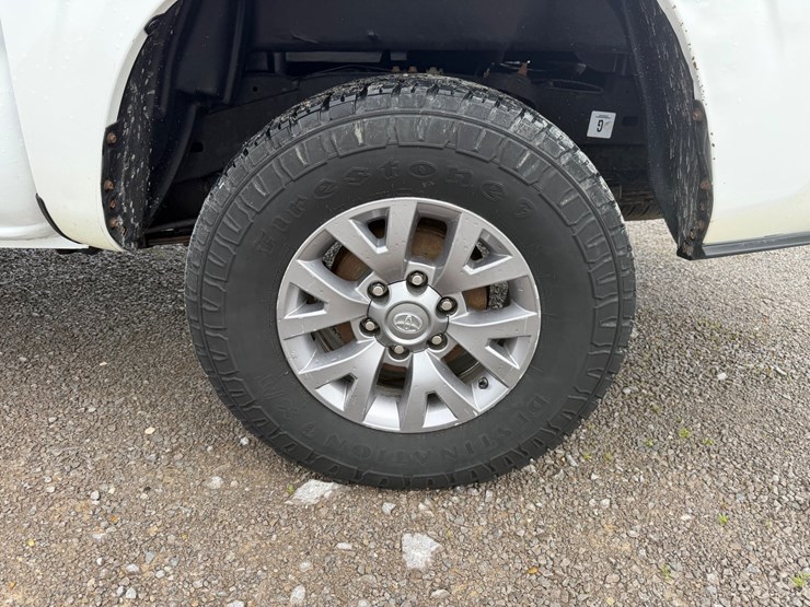2018-toyota-tacoma-sr5-image-7