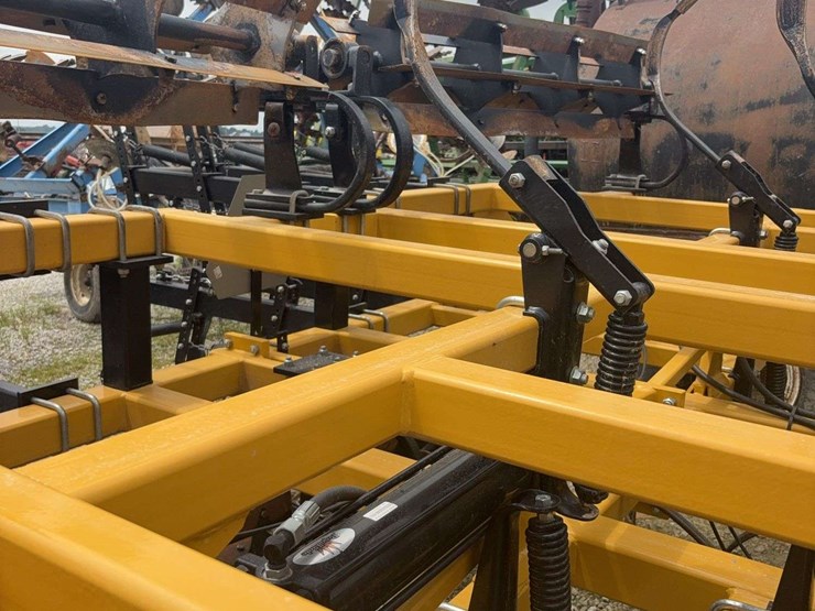2016-landoll-875-21-image-19