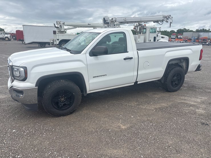 2017-gmc-sierra-1500-image-1