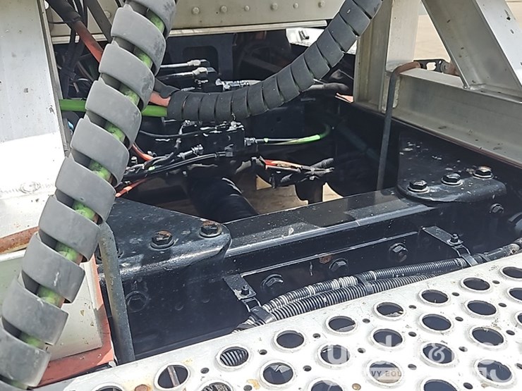 2020-kenworth-t800-image-23