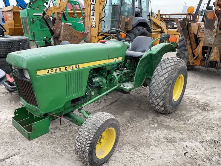 1985-john-deere-850-image-1