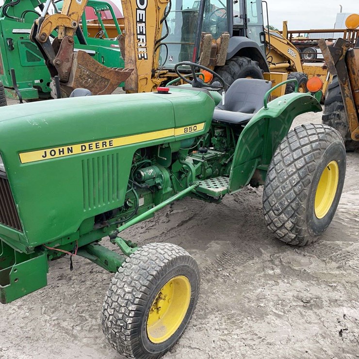 1985 JOHN DEERE 850