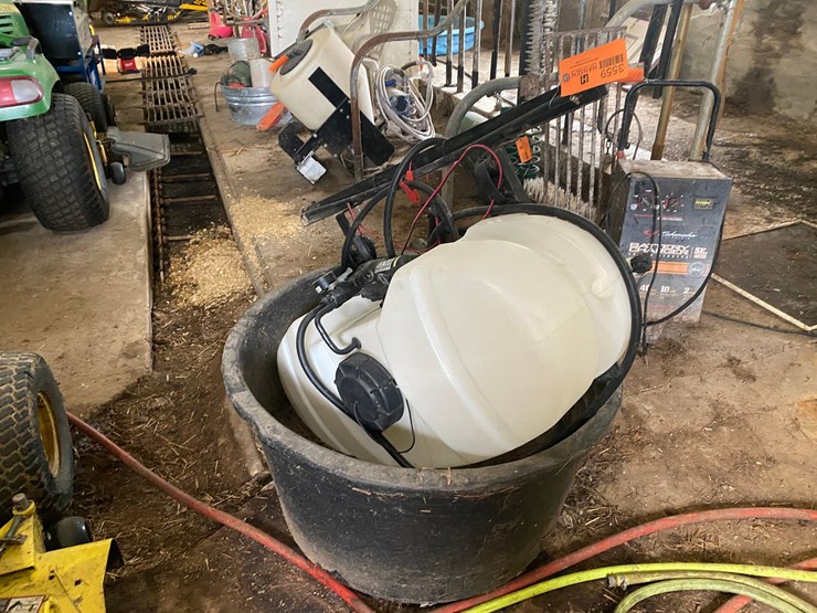 #3559-•-atv-boom-sprayer-with-tank-image-3