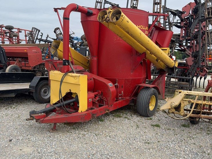 new-holland-358-image-2