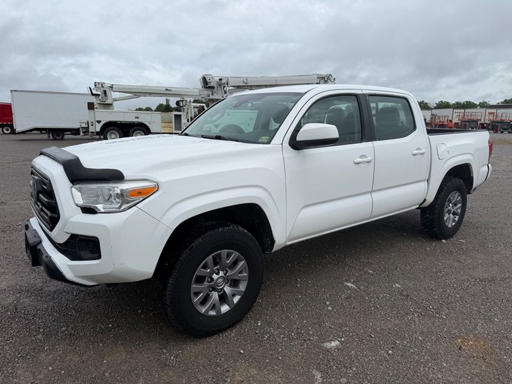 2018-toyota-tacoma-sr5-image-1