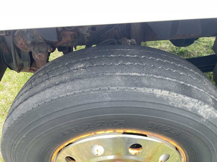 #4157-•-2000-gmc-c7500-(has-wi,-title)-image-12
