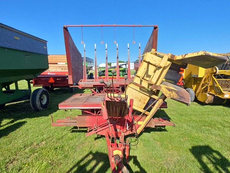 new-holland-stackliner-1034-image-2