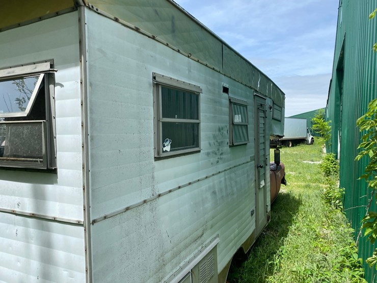 1952-cadillac-camper-rv-image-9