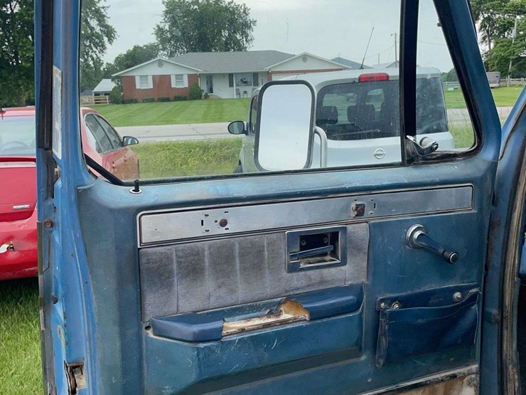 1982-gmc-3500-image-9