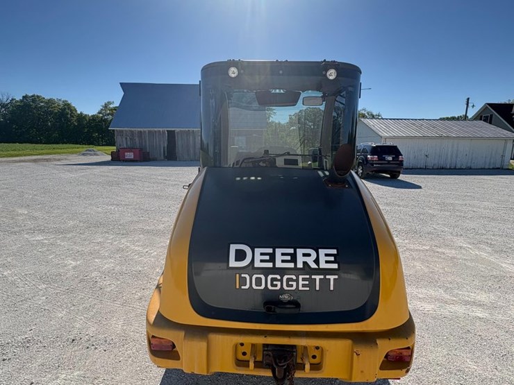 2020-deere-304l-image-17