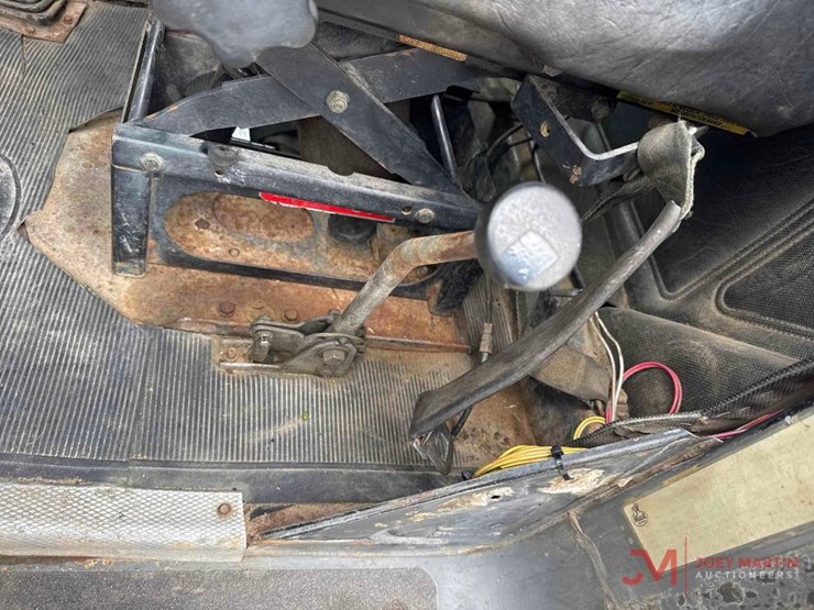 1988-mack-rd688s-image-31