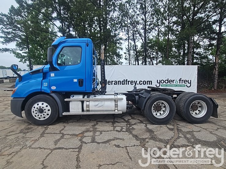 2019-freightliner-cascadia-116-image-2