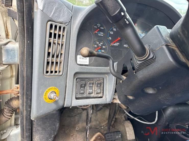 2004-international-durastar-4300-image-45