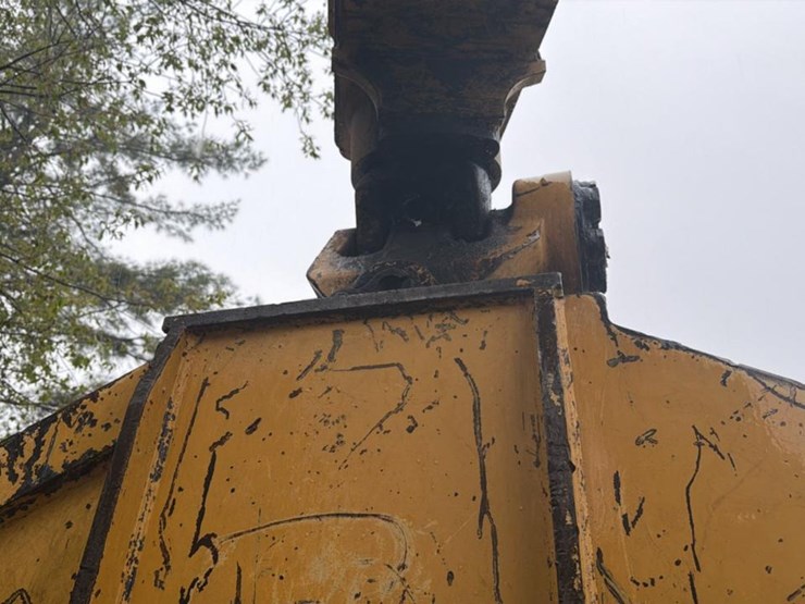 1996-deere-748g-image-13