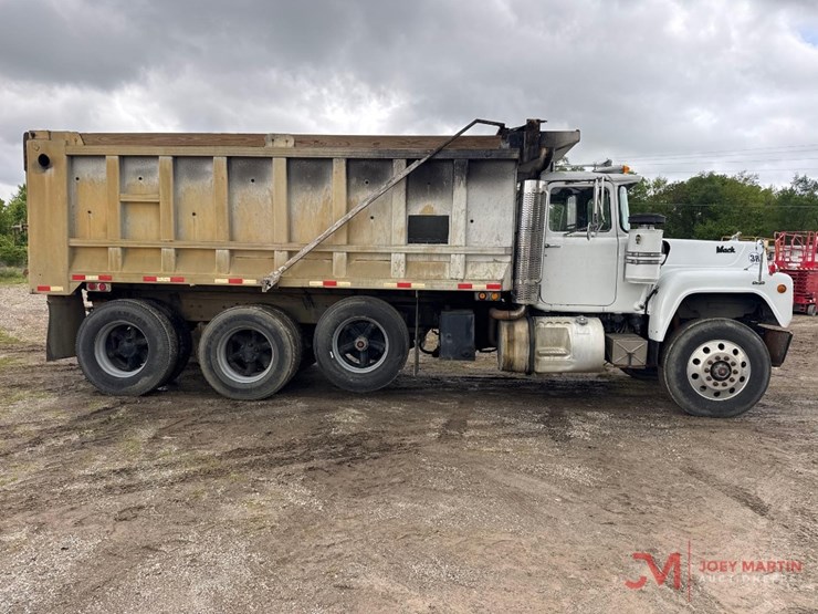 1988-mack-rd688s-image-2