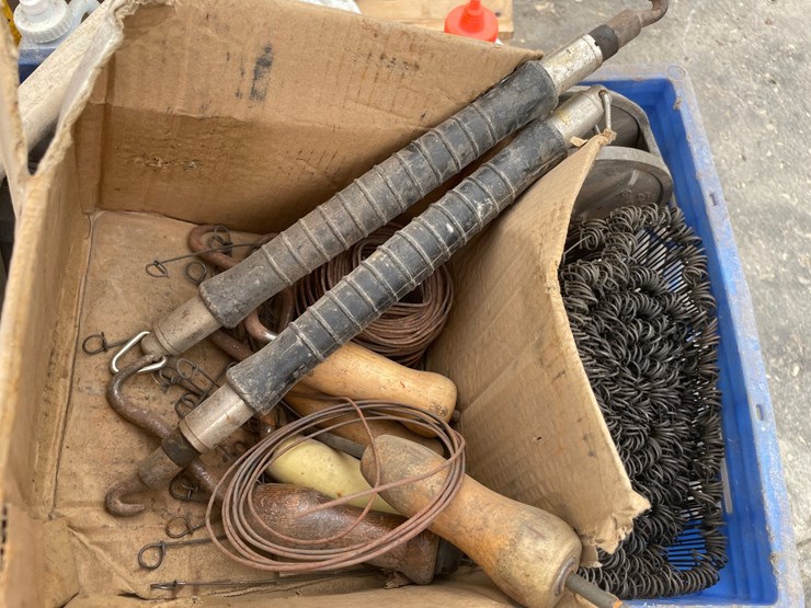 #6044-•-pallet-of-concrete-supplies-image-3