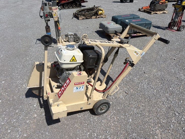 #21-•-edco-ds18-walk-behind-concrete-saw-image-1