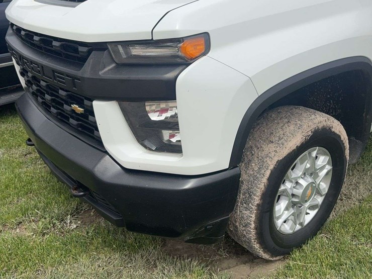 2022-chevrolet-3500-image-4