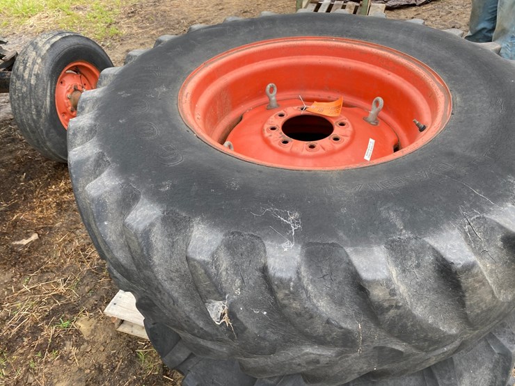 #3507-•-set-of-16.9x26-on-8-bolt-rim-tractor-tires-image-5