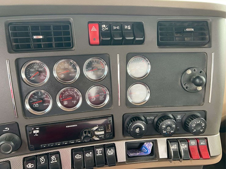 2016-kenworth-t680-image-22