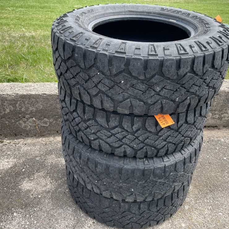 #4175 • (4) Tires