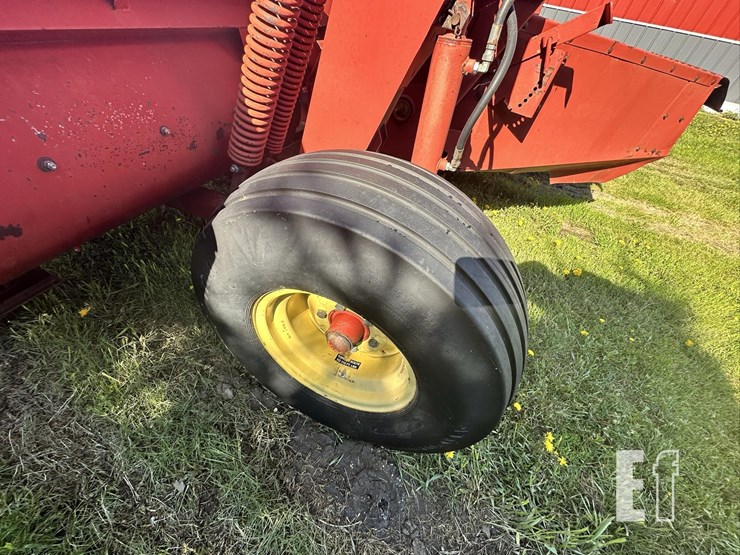 new-holland-116-image-18