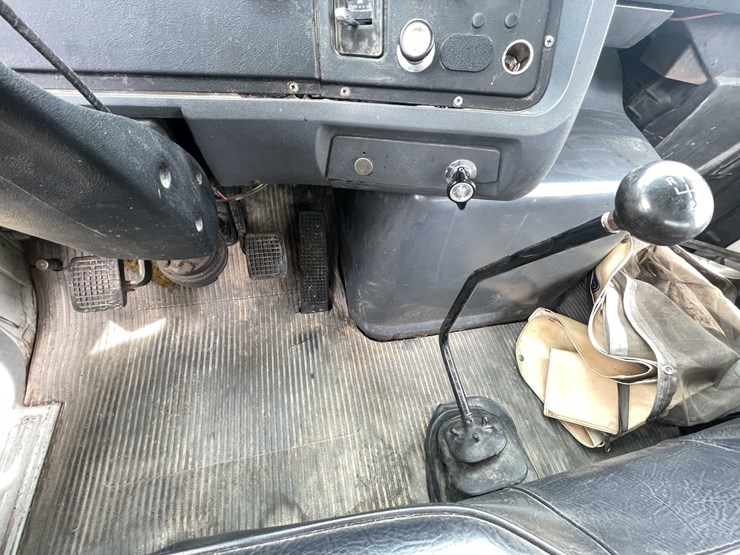 ford-l7000-image-104