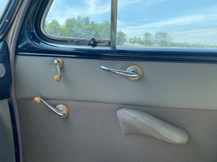 1946-ford-deluxe-business-coupe-image-57