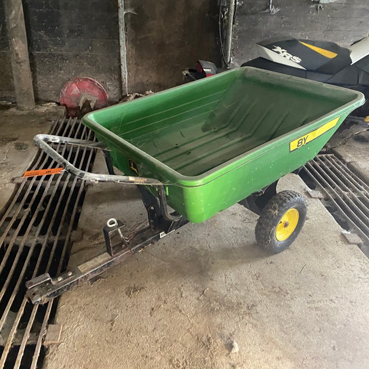 #3556 • John Deere Pull Behind Yard Car