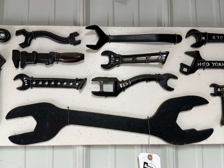 cast-iron-wrench-collection-image-4