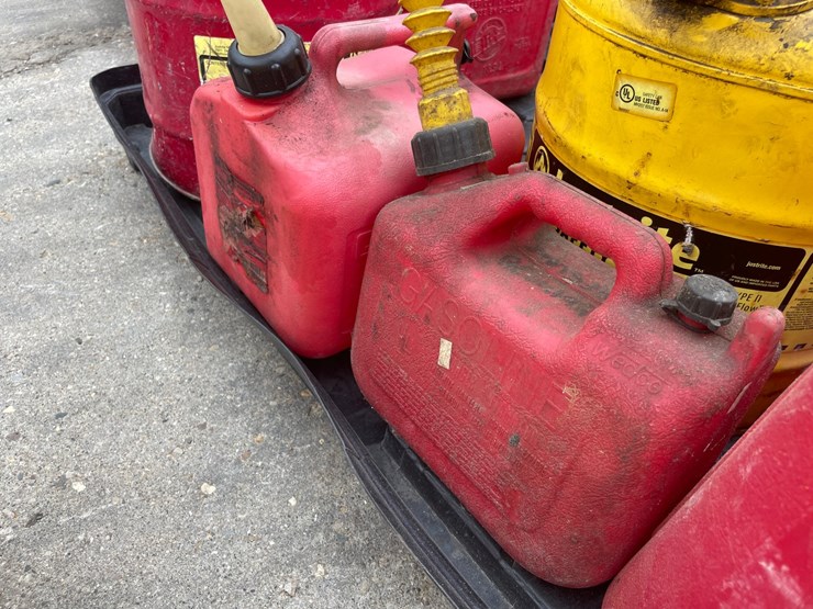 #6046-•-6-fuel-cans-image-3
