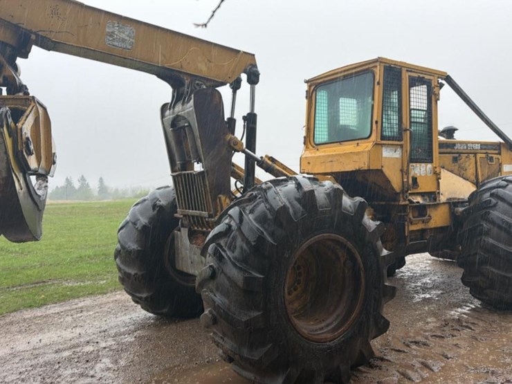 1996-deere-748g-image-5