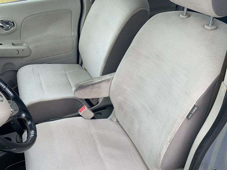 2011-nissan-cube-image-6