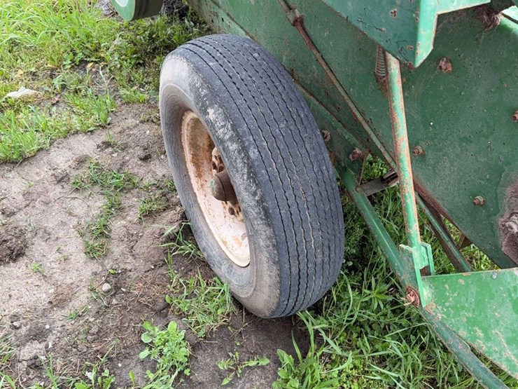 john-deere-336-image-7