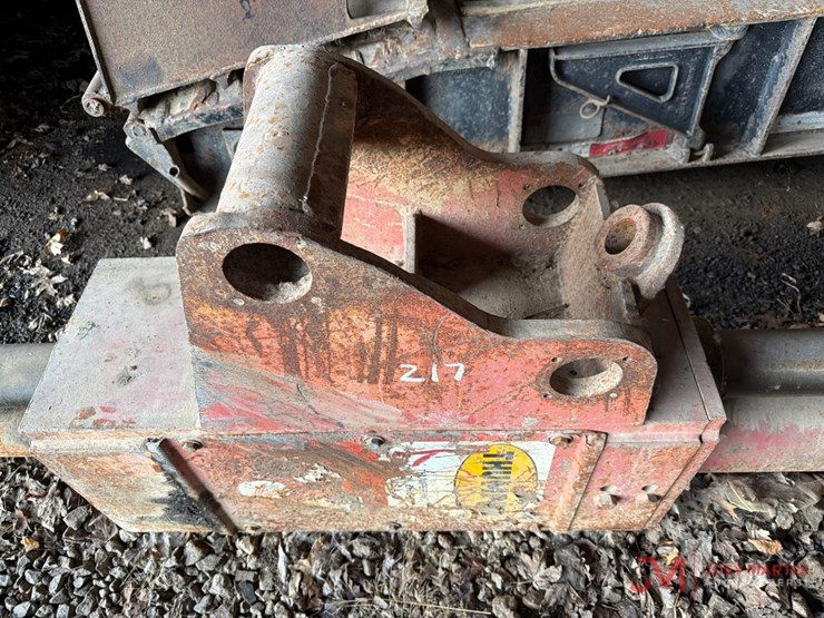 spring-actuated-concrete-breaker-excavator-attachment-image-3