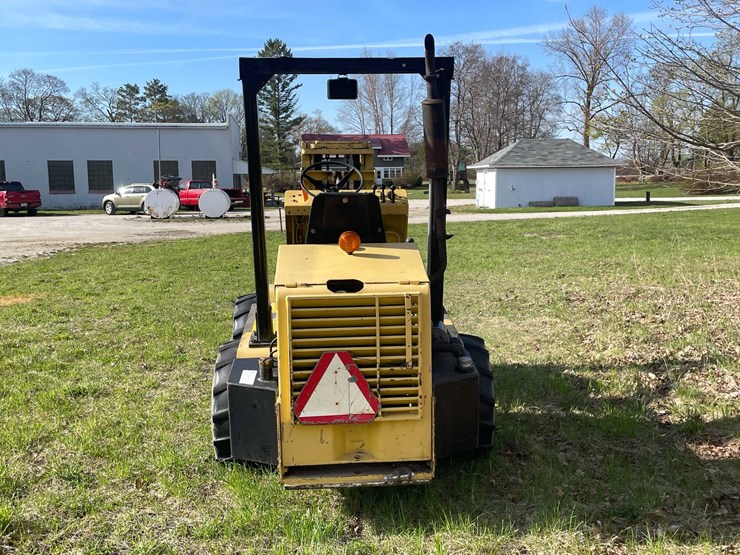 #5498-•-1978-swinger-forklift-image-5