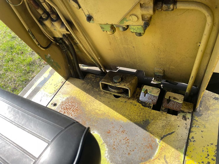#5498-•-1978-swinger-forklift-image-33
