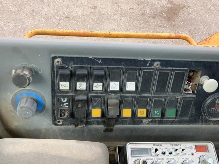 1995-volvo-l120-image-18