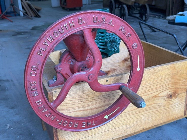 heath-mfg.-co.-'never-fail'-grinder-&-rapid-grist-mill-on-cart-image-8