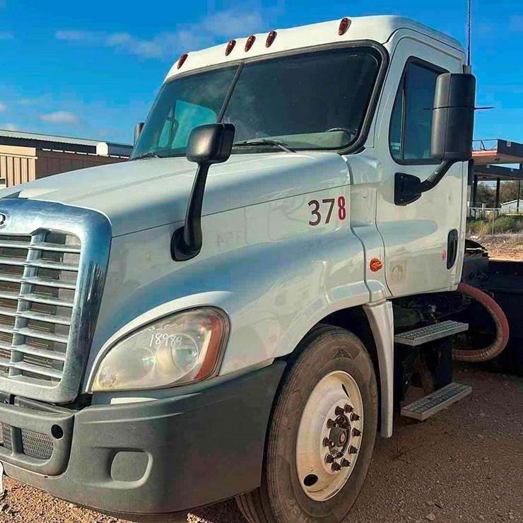2014 FREIGHTLINER CASCADIA