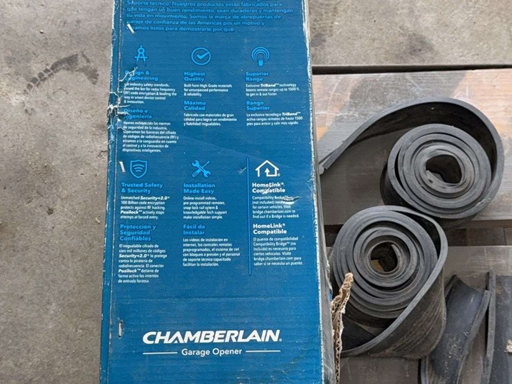 chamberlain-garage-door-opener-with-accessories-image-6