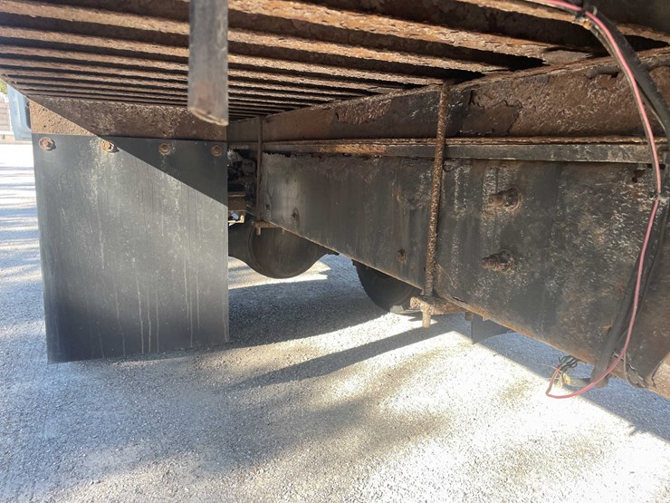 #4198-•-2005-sterling-box-truck-image-41