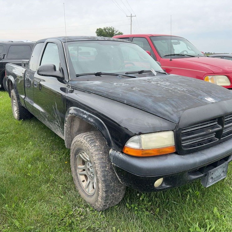 2002 DODGE DAKOTA