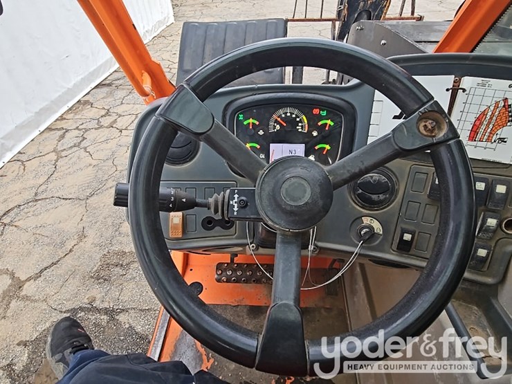 2016-jlg-642-image-37
