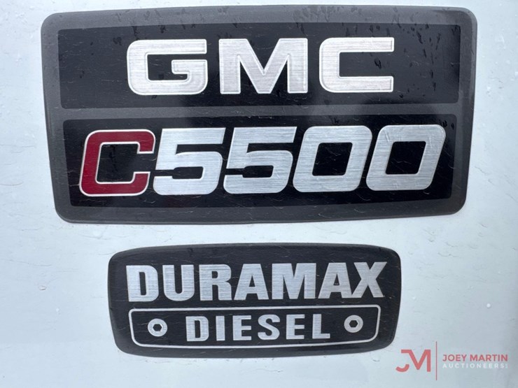 2003-gmc-c5500-service-truck-image-10