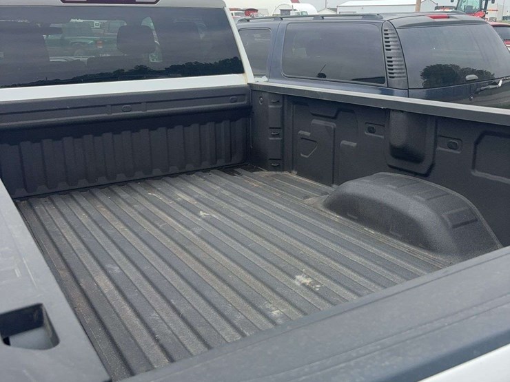 2022-chevrolet-3500-image-8